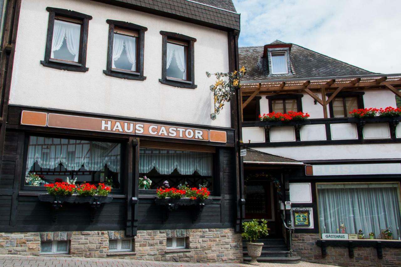 Gasthaus Castor Hotel Клотен Екстериор снимка